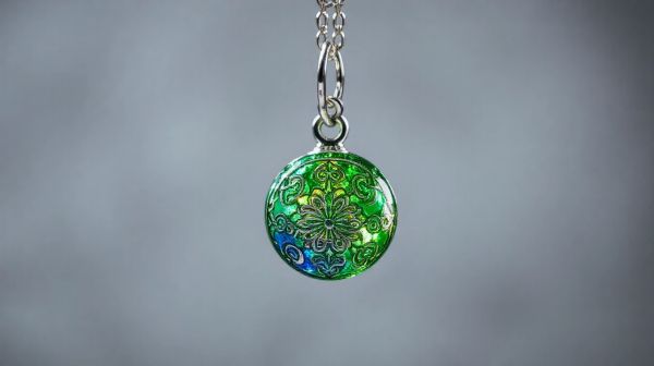 Create Distinctive Jewelry with Vibrant Charm Designs