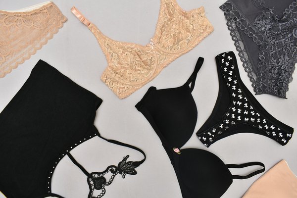 What Are the Pros and Cons of Wireless vs Wired Bras for Daily Wear?